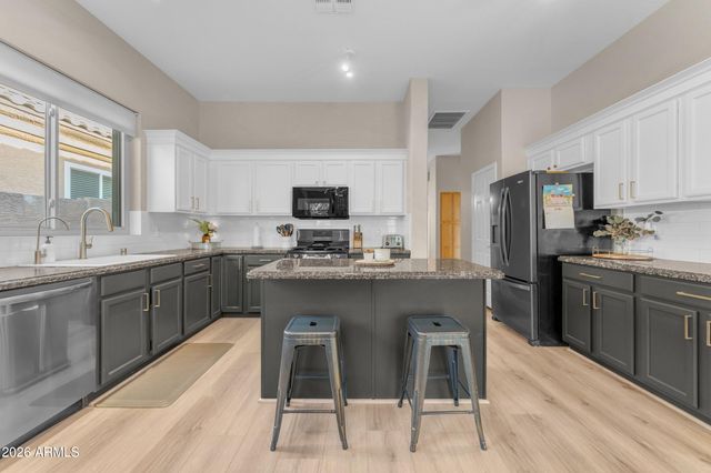 840 W CHERRYWOOD Drive, Chandler, AZ 85248
