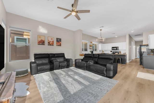 840 W CHERRYWOOD Drive, Chandler, AZ 85248