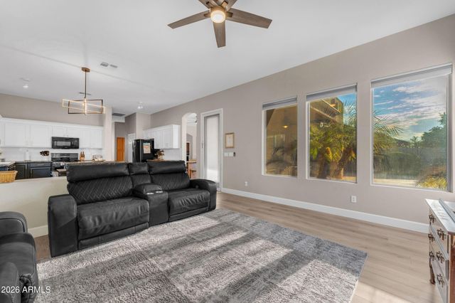 840 W CHERRYWOOD Drive, Chandler, AZ 85248