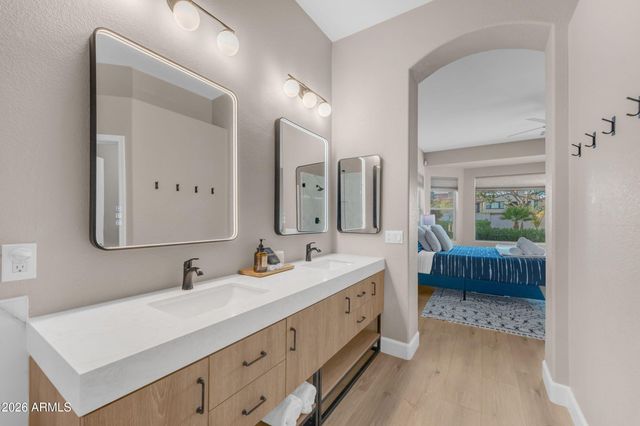840 W CHERRYWOOD Drive, Chandler, AZ 85248