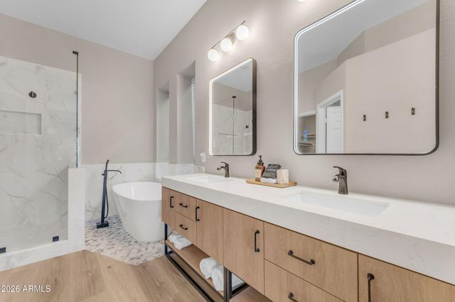 840 W CHERRYWOOD Drive, Chandler, AZ 85248