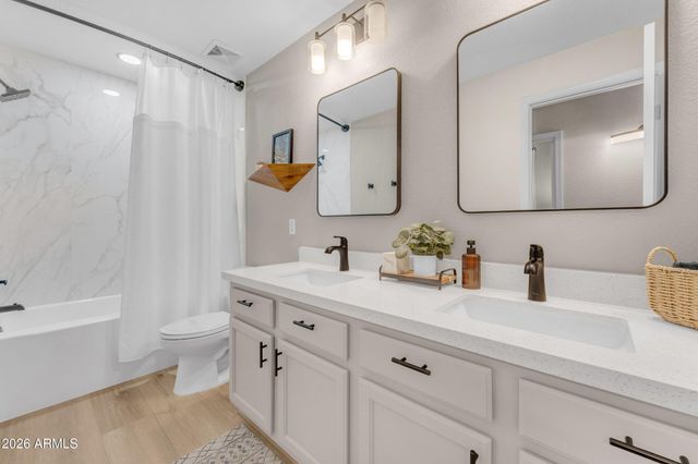 840 W CHERRYWOOD Drive, Chandler, AZ 85248