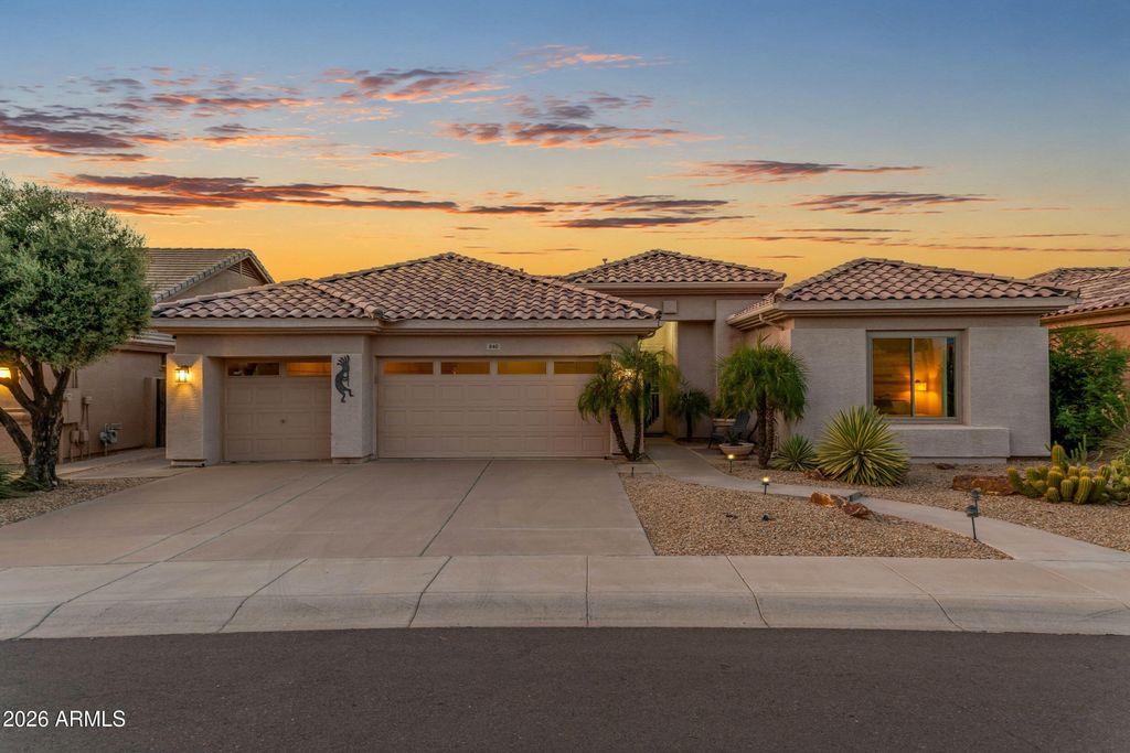 840 W CHERRYWOOD Drive, Chandler, AZ 85248