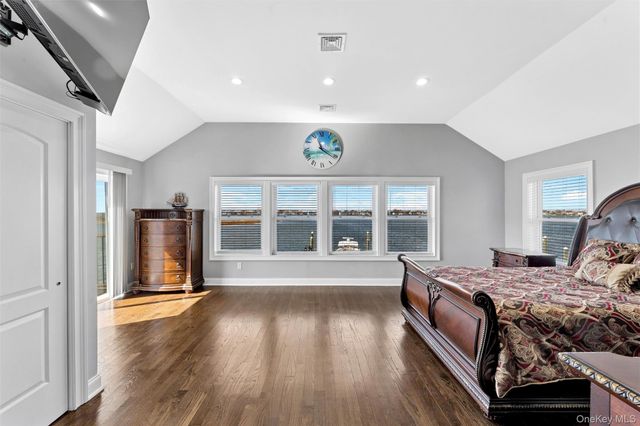 890 S Long Beach Avenue, Freeport, NY 11520