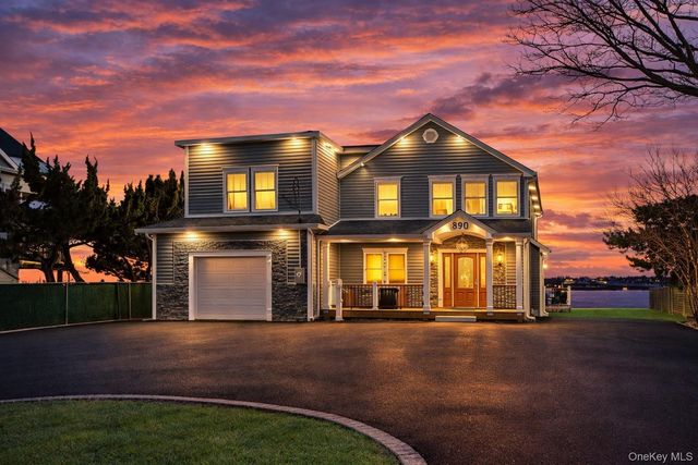 890 S Long Beach Avenue, Freeport, NY 11520