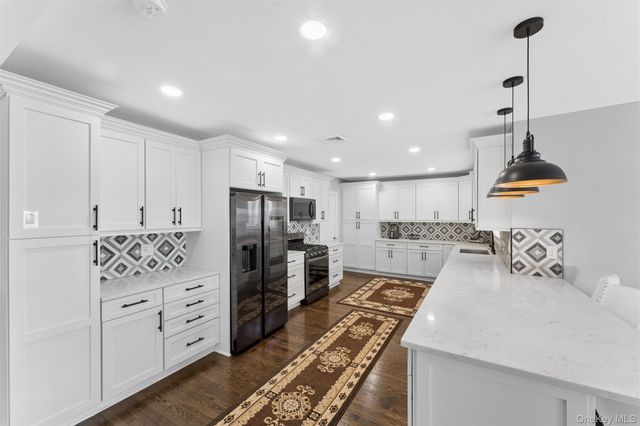 890 S Long Beach Avenue, Freeport, NY 11520