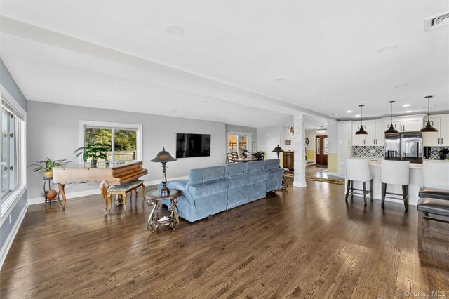890 S Long Beach Avenue, Freeport, NY 11520