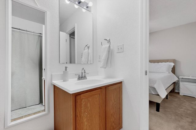 11204 Whimbrel Court SW, Albuquerque, NM 87121