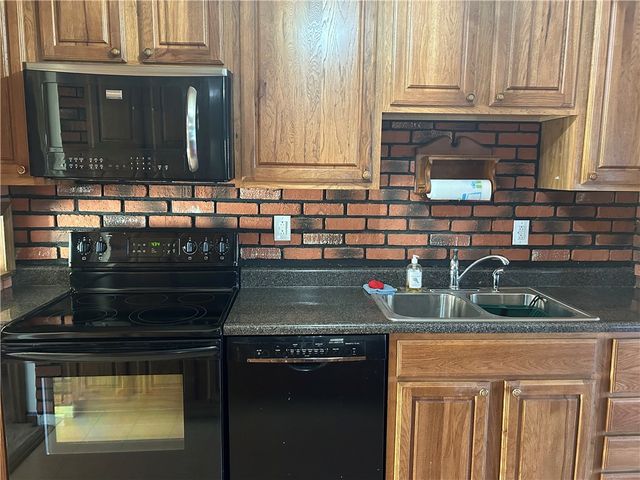 3178 New Hampshire Drive, Lower Burrell, PA 15068