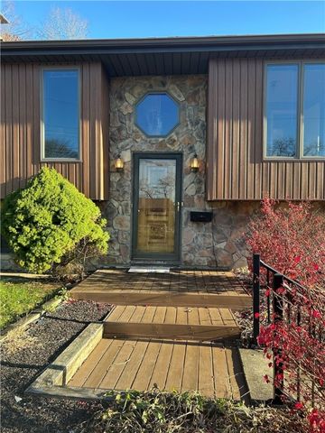 3178 New Hampshire Drive, Lower Burrell, PA 15068