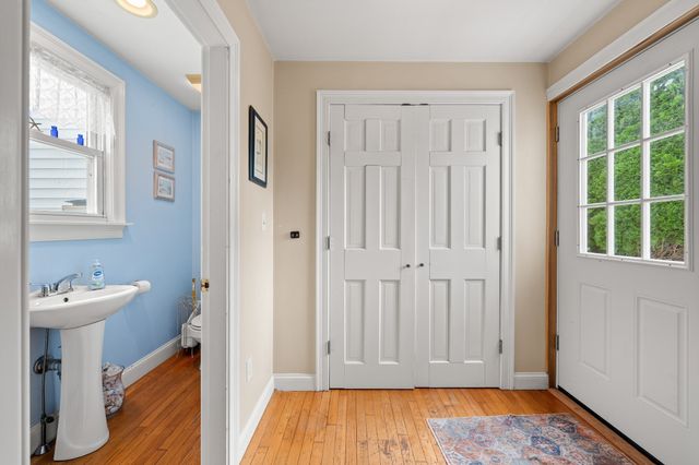23 Porter St C, Beverly, MA 01915
