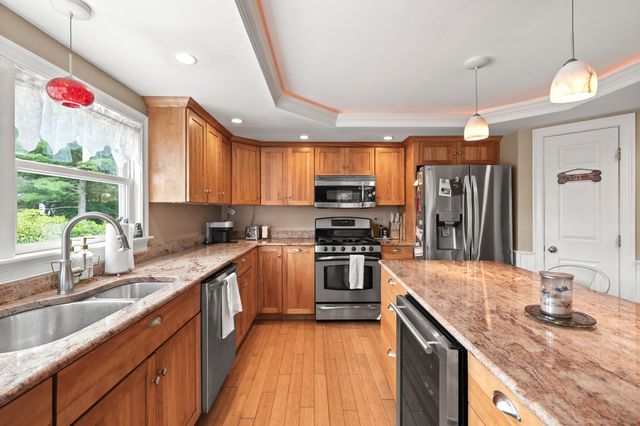 23 Porter St C, Beverly, MA 01915