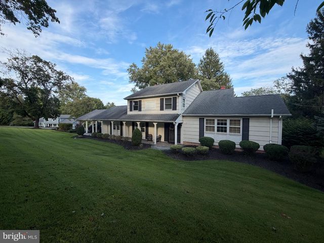31 MONTGOMERY AVE, Rocky Hill, NJ 08553