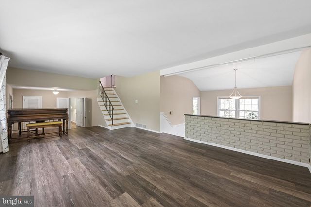 31 MONTGOMERY AVE, Rocky Hill, NJ 08553
