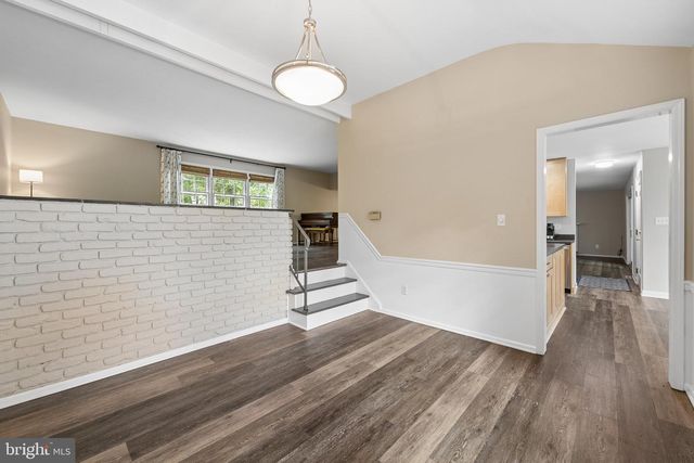 31 MONTGOMERY AVE, Rocky Hill, NJ 08553