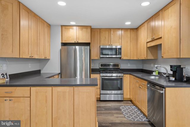 31 MONTGOMERY AVE, Rocky Hill, NJ 08553