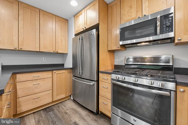 31 MONTGOMERY AVE, Rocky Hill, NJ 08553