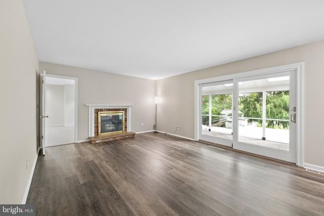31 MONTGOMERY AVE, Rocky Hill, NJ 08553