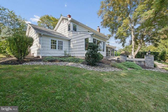 31 MONTGOMERY AVE, Rocky Hill, NJ 08553