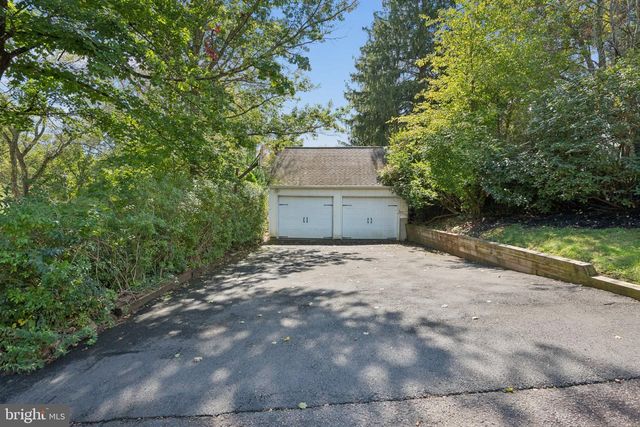 31 MONTGOMERY AVE, Rocky Hill, NJ 08553