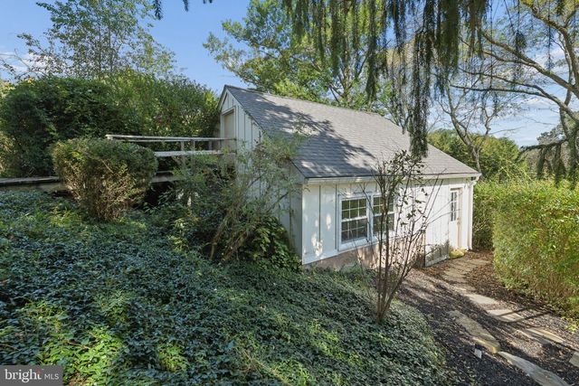 31 MONTGOMERY AVE, Rocky Hill, NJ 08553
