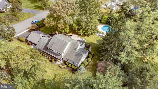 31 MONTGOMERY AVE, Rocky Hill, NJ 08553