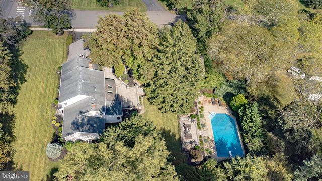 31 MONTGOMERY AVE, Rocky Hill, NJ 08553