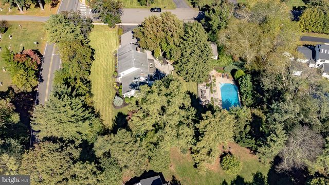 31 MONTGOMERY AVE, Rocky Hill, NJ 08553