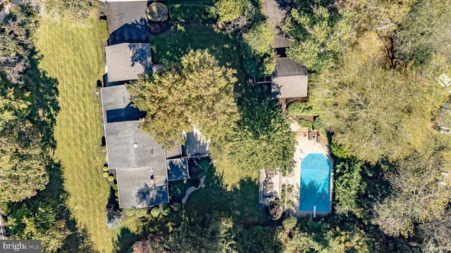 31 MONTGOMERY AVE, Rocky Hill, NJ 08553