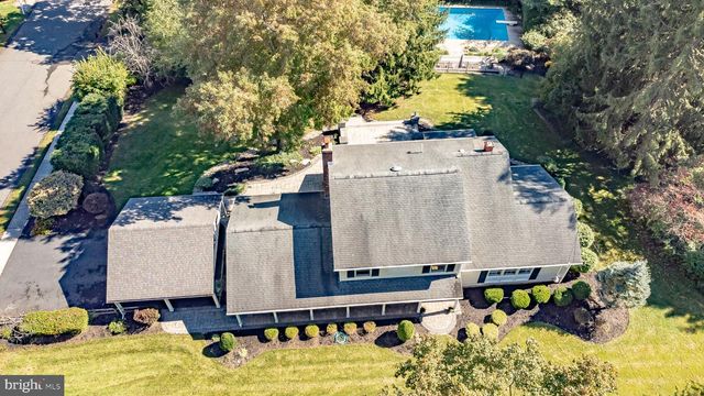 31 MONTGOMERY AVE, Rocky Hill, NJ 08553