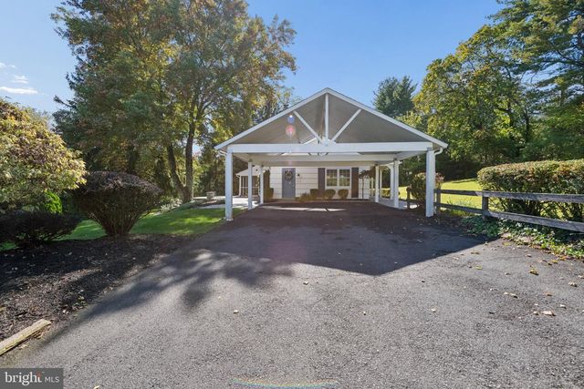 31 MONTGOMERY AVE, Rocky Hill, NJ 08553