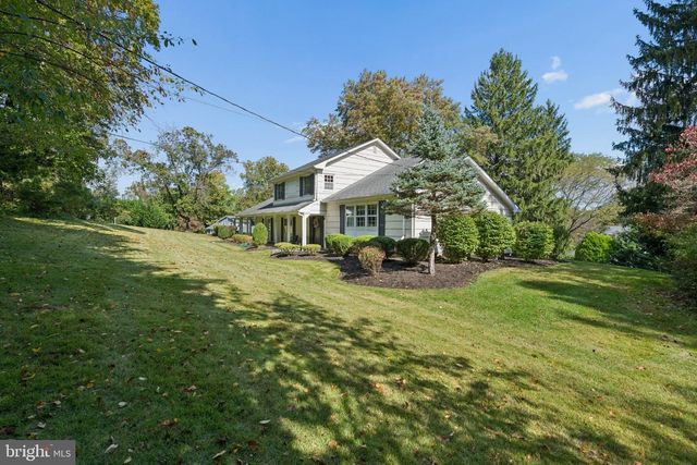 31 MONTGOMERY AVE, Rocky Hill, NJ 08553