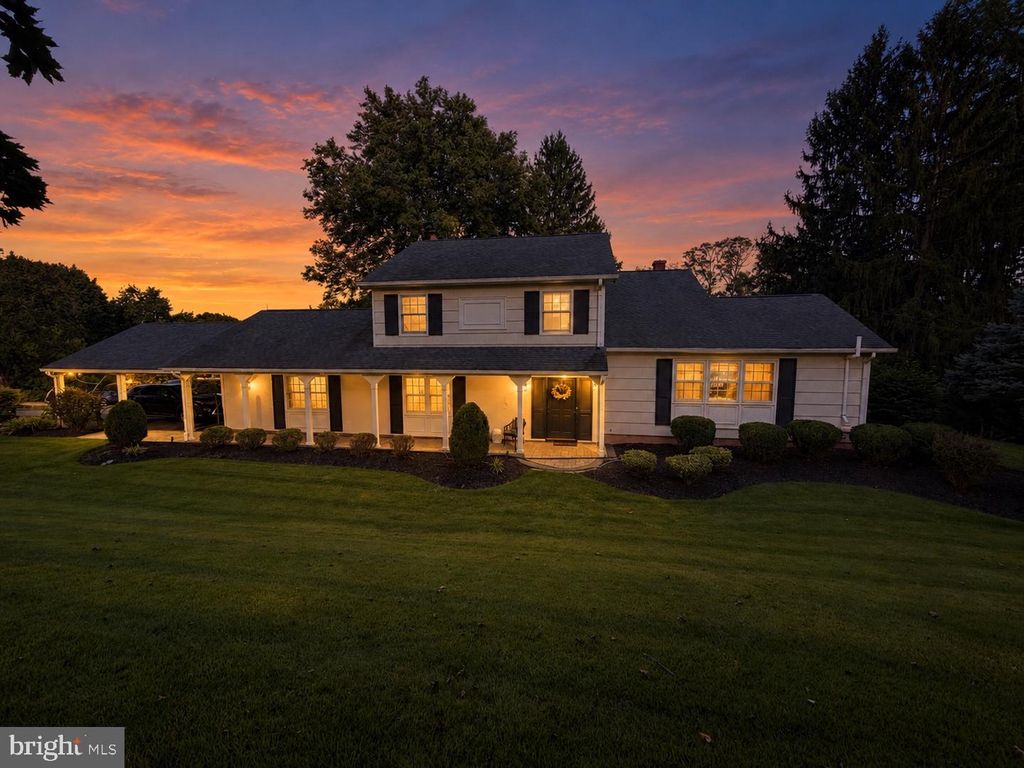 31 MONTGOMERY AVE, ROCKY HILL, NJ 08553 — exterior