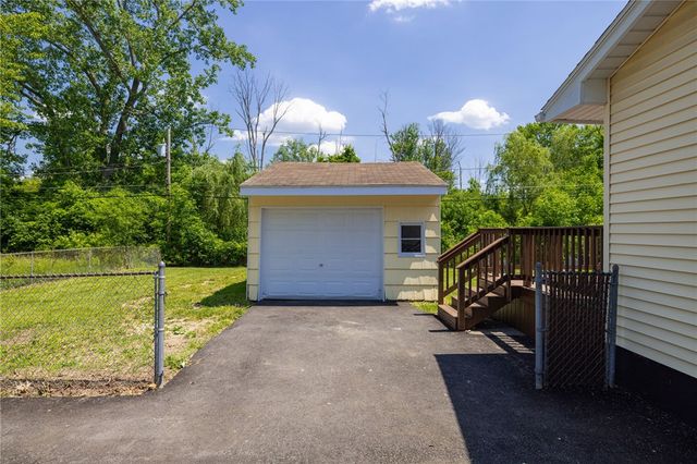 54 Vollmer Parkway, Henrietta, NY 14623