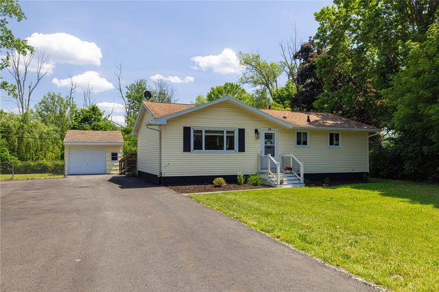 54 Vollmer Parkway, Henrietta, NY 14623