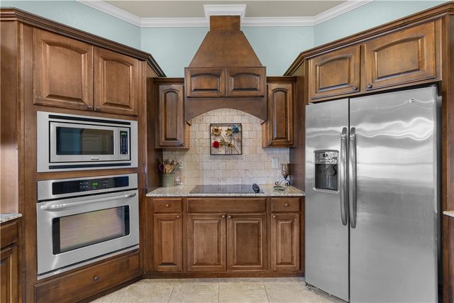 703 SW Barn Valley Road, Bentonville, AR 72712