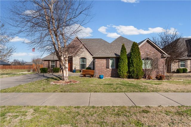 703 SW Barn Valley Road, Bentonville, AR 72712