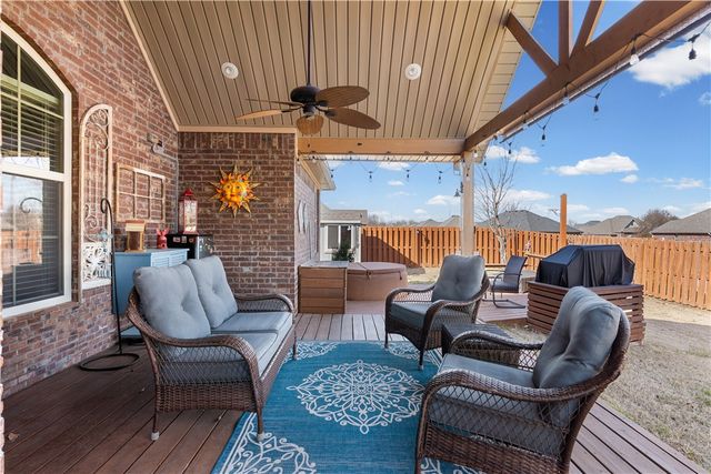 703 SW Barn Valley Road, Bentonville, AR 72712