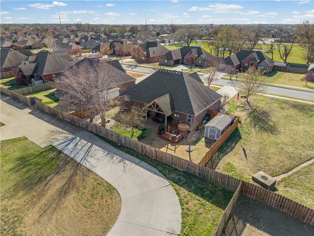 703 SW Barn Valley Road, Bentonville, AR 72712