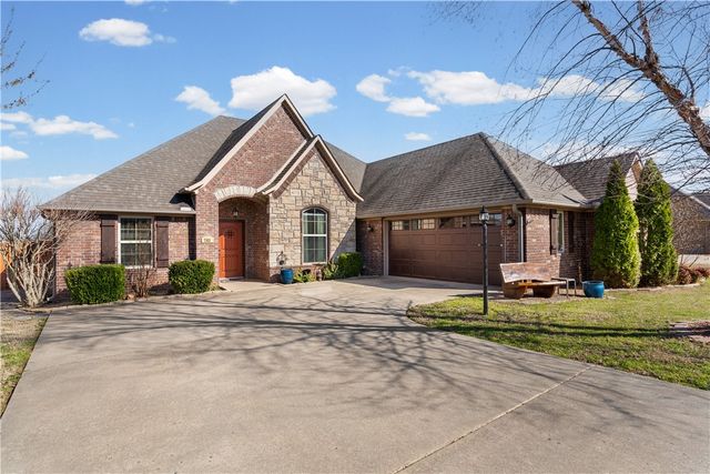 703 SW Barn Valley Road, Bentonville, AR 72712