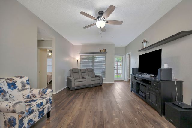 6354 Stonewater Bend Trail, Fort Worth, TX 76179