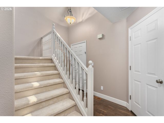 15105 Nw SWEETGALE Ln, Portland, OR 97229