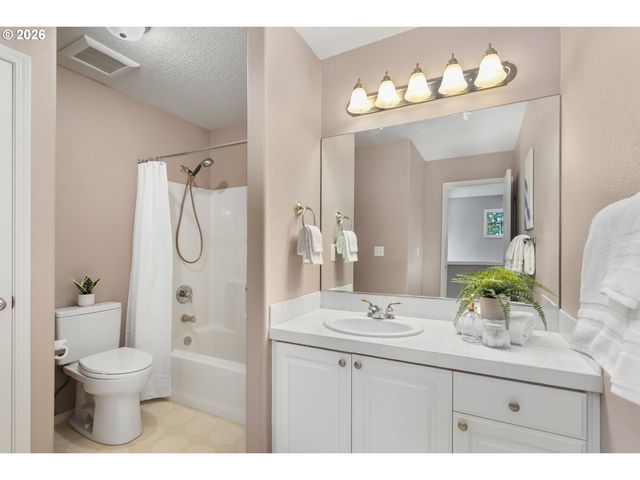 15105 Nw SWEETGALE Ln, Portland, OR 97229