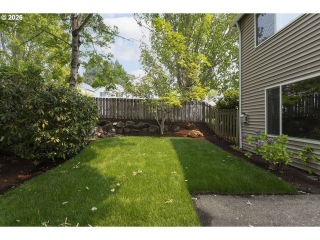 15105 Nw SWEETGALE Ln, Portland, OR 97229