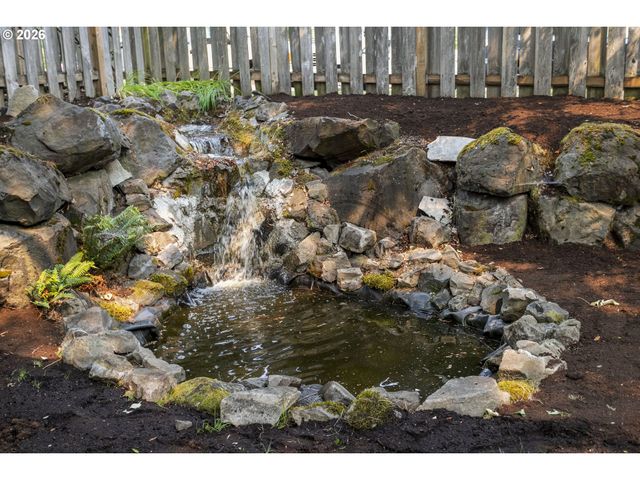 15105 Nw SWEETGALE Ln, Portland, OR 97229