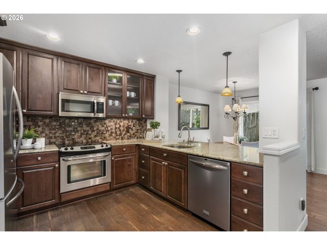 15105 Nw SWEETGALE Ln, Portland, OR 97229