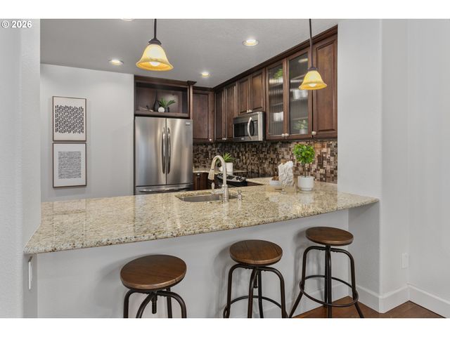 15105 Nw SWEETGALE Ln, Portland, OR 97229