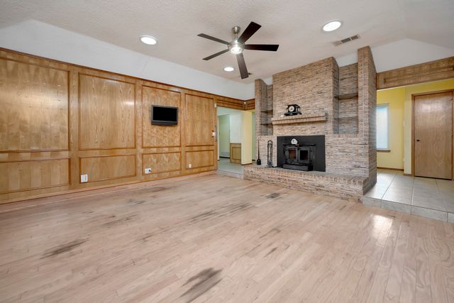 408 Chimney Hill Circle, Mansfield, TX 76063