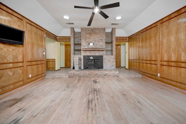 408 Chimney Hill Circle, Mansfield, TX 76063