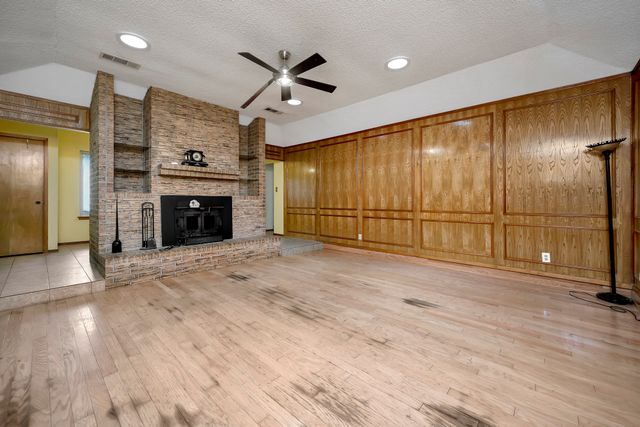 408 Chimney Hill Circle, Mansfield, TX 76063